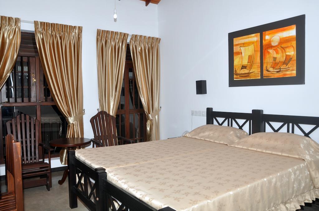 Scandinavia Hotel Hikkaduwa Room photo
